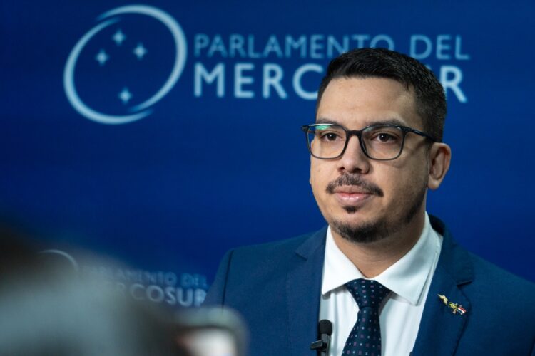 Itaipu recebe sessão do Parlamento do Mercosul para debater integração regional
