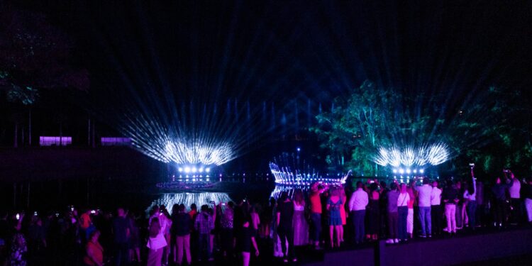 Últimos dias para moradores lindeiros aproveitarem a tarifa solidária no Wonder Park Foz