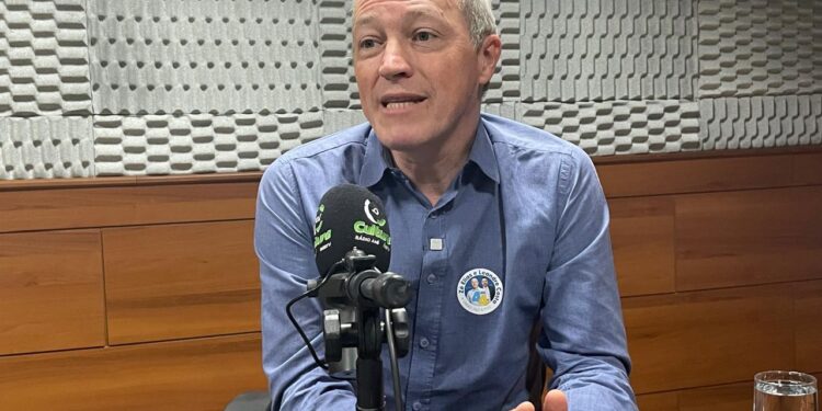 Candidato Zé Elias encerra rodada de entrevistas, no Contraponto, na Rádio Cultura