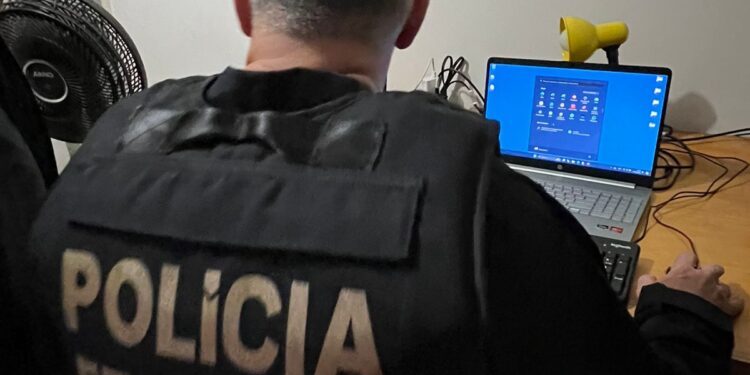 Em Foz, homem é preso em flagrante por armazenar arquivos de abuso sexual infantil