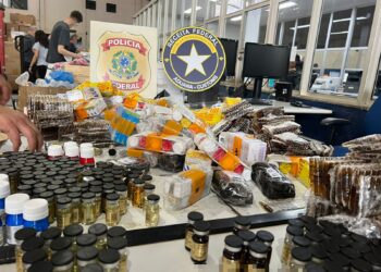 Receita Federal apreende carga ilegal de medicamentos escondidos em purificadores de água