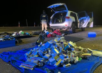 Em Céu Azul, homem é preso com carro de luxo lotado de anabolizantes escondidos em fundos falsos