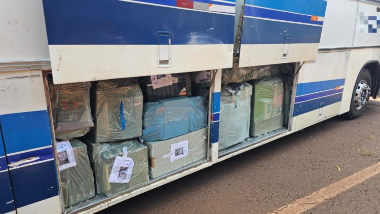 Três ônibus com mercadorias do Paraguai, são apreendidos na BR-277