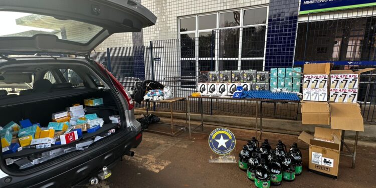 Homem é preso com 300 celulares e azeite impróprio para o consumo