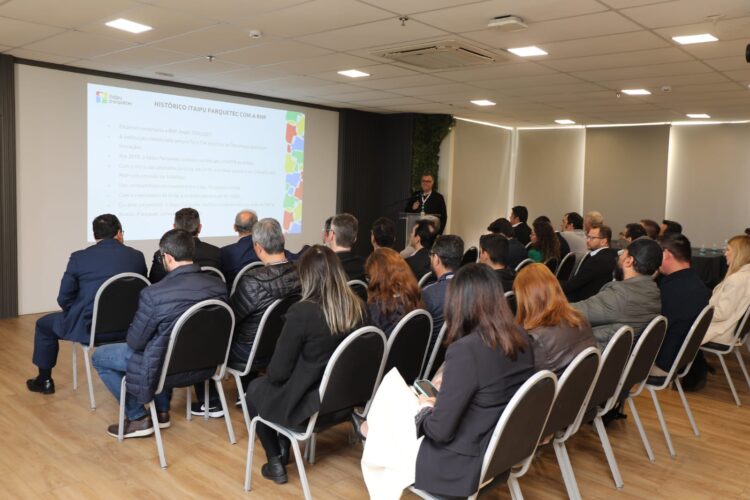 Rede de internet de alta velocidade é inaugurada em Foz do Iguaçu