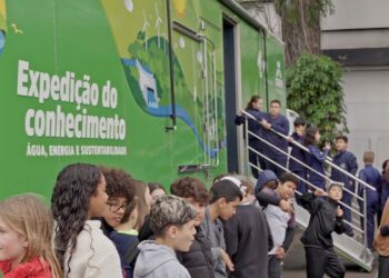 Centenas de pessoas visitam Expedição do Conhecimento no Fórum Brasil das Águas