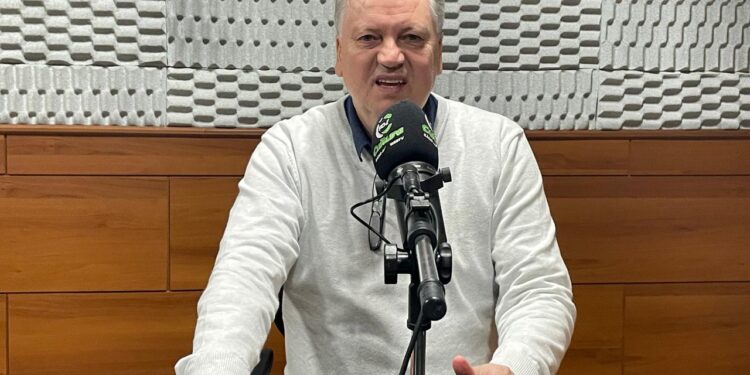 Samis da Silva foi o convidado dessa sexta-feira, no Contraponto, na Rádio Cultura