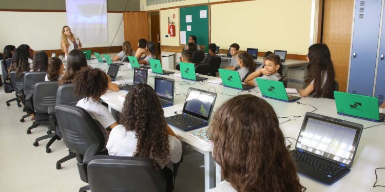 Ideb: ensino nas escolas do Paraná está entre os melhores do país