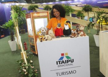 Itaipu Parquetec destaca ações de sustentabilidade e inovação social no Salão de Turismo