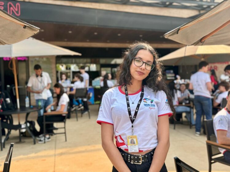 Alunos do Trilha Jovem fazem visita técnica no Dreams Park Show