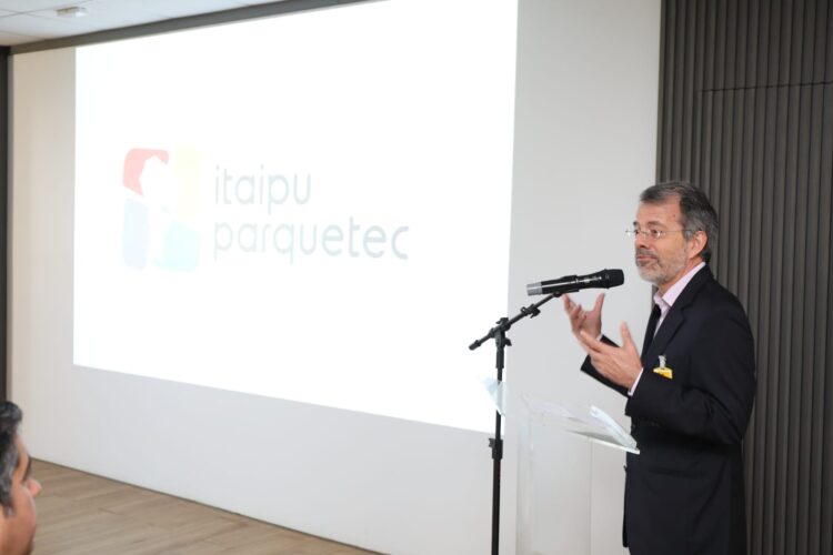 Rede de internet de alta velocidade é inaugurada em Foz do Iguaçu