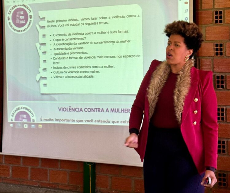 VISAC prepara motoristas para identificar e denunciar casos de violência contra mulheres dentro dos ônibus