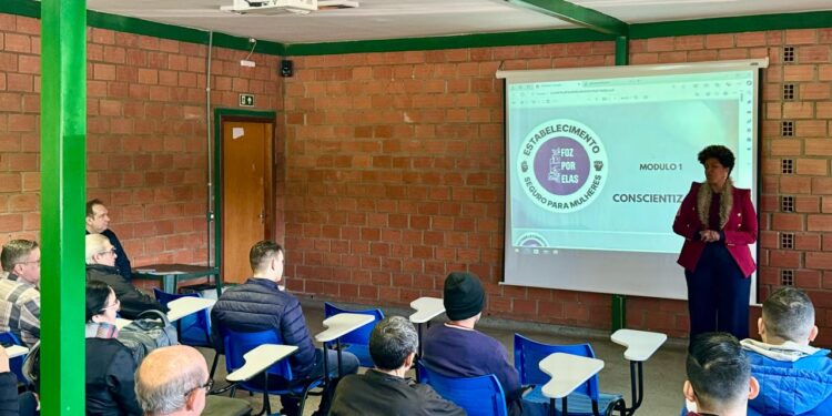 VISAC prepara motoristas para identificar e denunciar casos de violência contra mulheres dentro dos ônibus