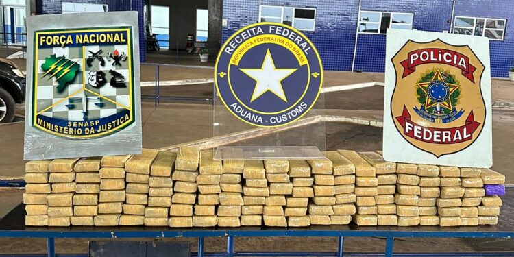 Quatro paraguaios são presos por tráfico de drogas na Ponte da Amizade