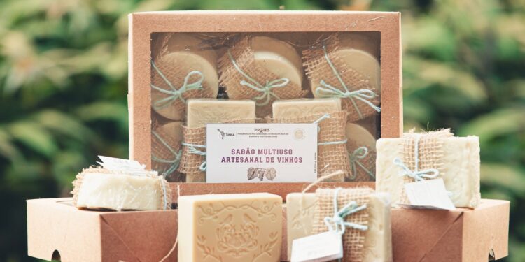 Pesquisa na Unila transforma azeite e vinho apreendidos em sabão