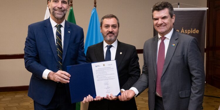 Itaipu assina convênios com Polícia Federal e Itaipu Parquetec para ampliar combate a crimes na fronteira