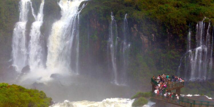 Turismo: Parque Nacional do Iguaçu fecha o mês de agosto com  135 mil visitantes