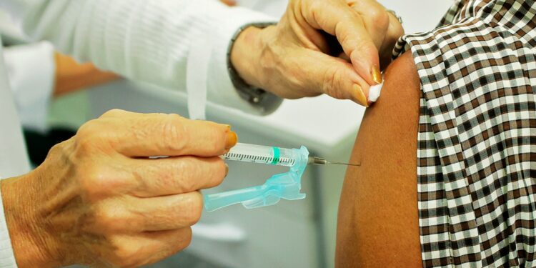 Secretaria de Saúde de Foz promove Dia D de vacinação no próximo sábado, 28