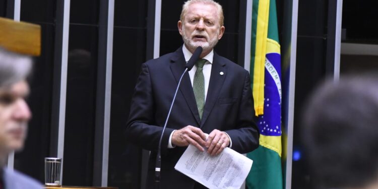 Deputado Vermelho requer o emprego das Forças Armadas no combate aos incêndios