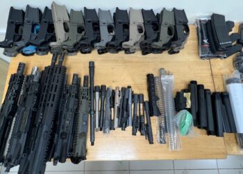 Após apreensão de fuzis, munições e anabolizantes na Ponte da Amizade, Receita e PF encontram mais armas em hotel