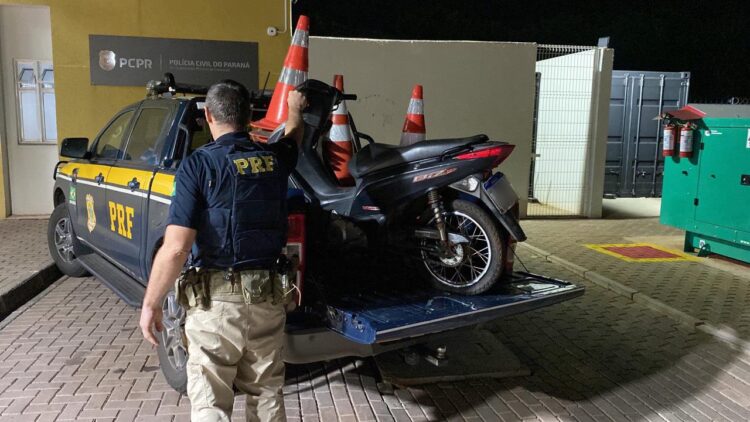 Quatro carros e moto roubados são recuperados pela PRF, em Foz e cidades da região