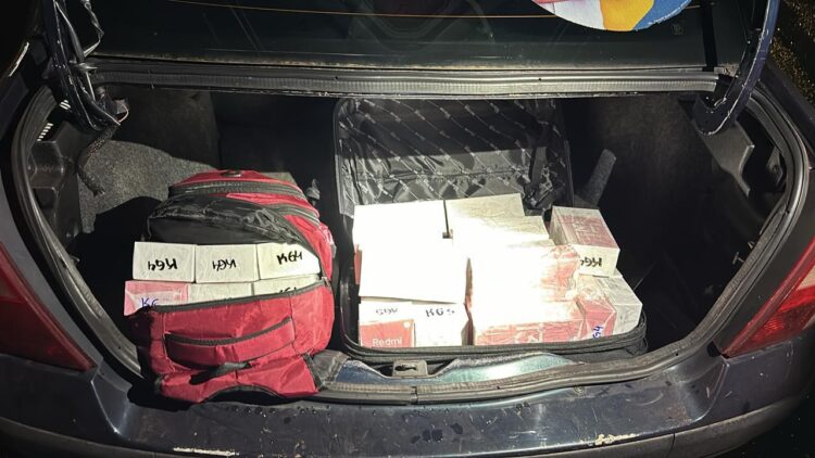 Após fiscalização em cinco ônibus e três carros, Receita Federal apreende mais de R$ 1 milhão em mercadorias