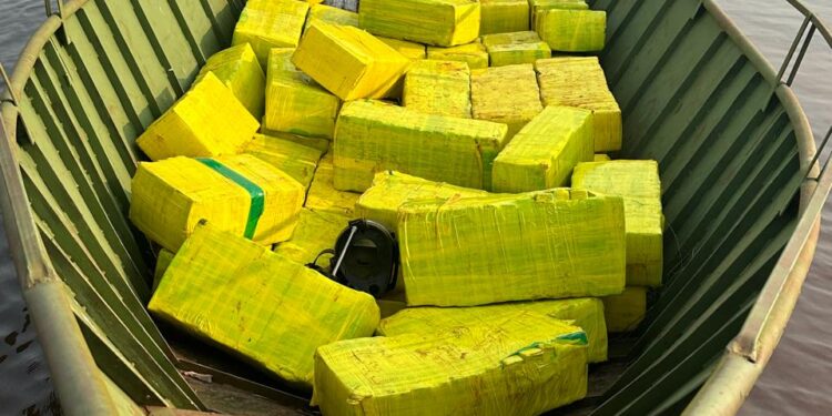 Polícia Federal apreende 1,5 tonelada de maconha no Lago de Itaipu