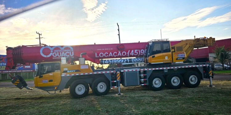Empresa expande serviços com guindaste para erguer 160 toneladas financiado pelo Sicoob Três Fronteiras