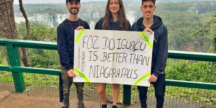Jovens que viralizaram nas Olimpíadas de Paris visitam Foz do Iguaçu