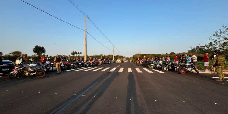 Após operação da PM, dezenas de motociclistas são multados e tiveram as motos apreendidas