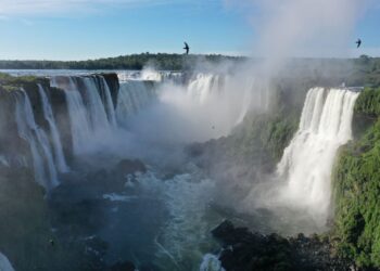 Caminhadas ao ar livre e experiências exclusivas são opções de passeios no Parque Nacional