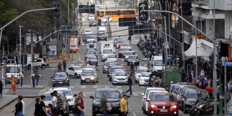 Paraná decide não incluir cobrança do novo DPVAT no IPVA e licenciamento de 2025