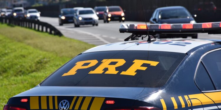 PRF orienta romeiros em peregrinação até o Santuário de Nossa Senhora Aparecida, em  Itaipulândia