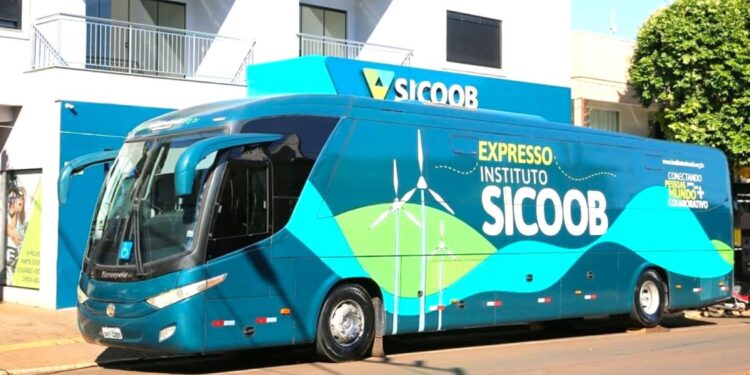Expresso Instituto Sicoob chega à região com cursos gratuitos para a população