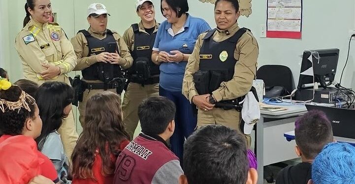 Motorista da VISAC fala dos desafios da profissão e a paixão por dirigir em escola de Foz