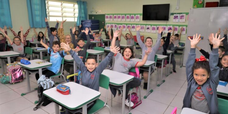 Rematrículas na Rede Municipal começam nesta segunda-feira (21) em Foz; confira o calendário