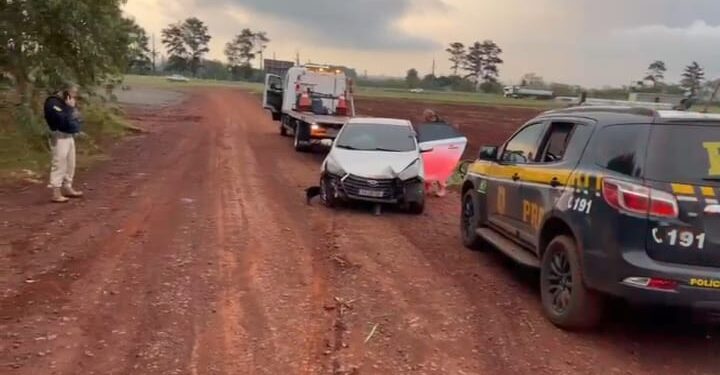 Após 50 km de perseguição, PRF prende homem com carro roubado em São Miguel do Iguaçu