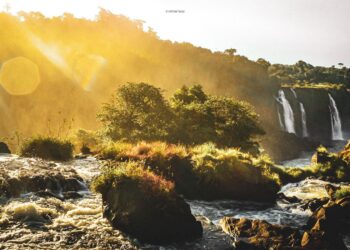 No dia do aniversário, moradores de Serranópolis do Iguaçu não pagam para visitar as Cataratas do Iguaçu