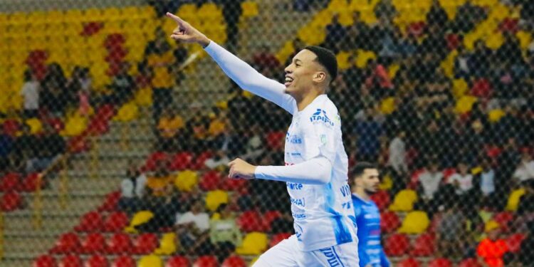 Vini Jr. deixa o Foz Cataratas após 3 temporadas rumo ao futsal da Indonésia