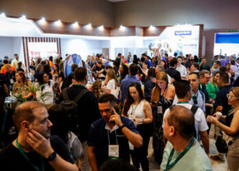 Visit Iguassu marca presença na Abav Expo 2024 em Brasília