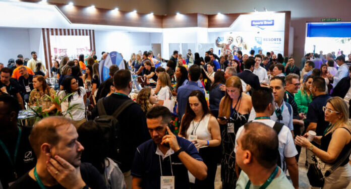 Visit Iguassu marca presença na Abav Expo 2024 em Brasília