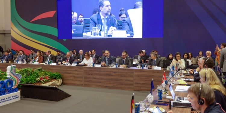 Diretor-geral de Itaipu discursa na reunião ministerial do G20