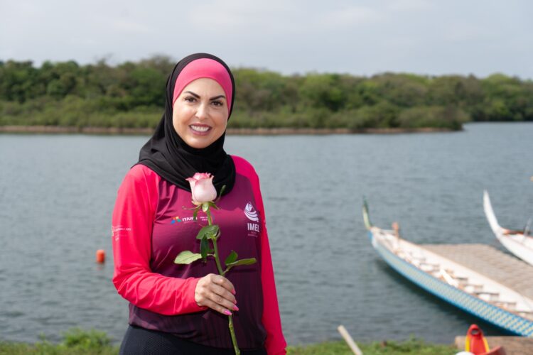 Com remadas e flores, Itaipu abre a programação do Outubro Rosa