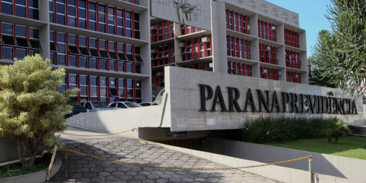 Com salários de até R$ 9 mil, Paranaprevidência anuncia Concurso Público