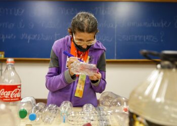 Decoração de Natal Sustentável: Hackathon transforma resíduos em enfeites natalinos