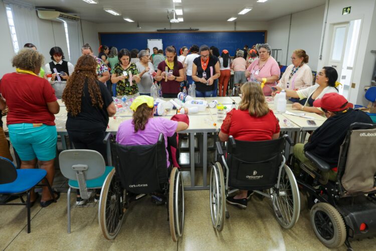 Decoração de Natal Sustentável: Hackathon transforma resíduos em enfeites natalinos