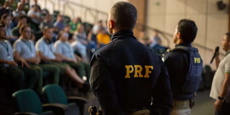 PRF e Urbia Cataratas realizam treinamento de direção defensiva no Parque Nacional do Iguaçu