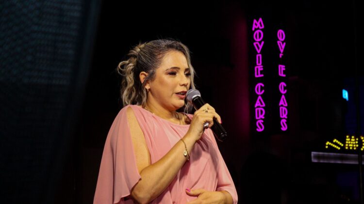 Lumina Park encanta visitantes com floresta de luzes e fantasia