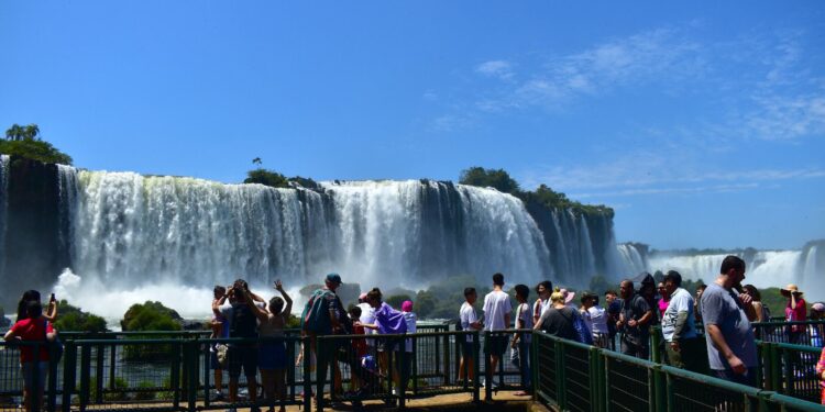 Moradores de São Miguel do Iguaçu, Capanema e Ramilândia podem visitar as Cataratas de graça
