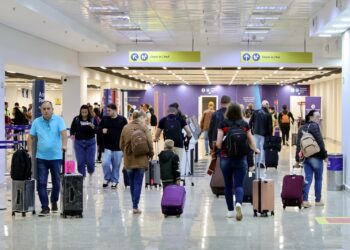 Turismo: 30 mil pessoas devem passar pelo aeroporto de Foz no feriado da Proclamação da República